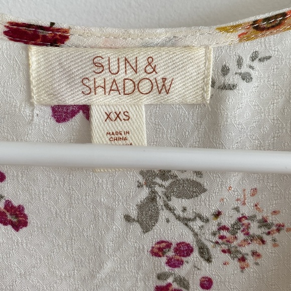 Floral blouse - Picture 3 of 5